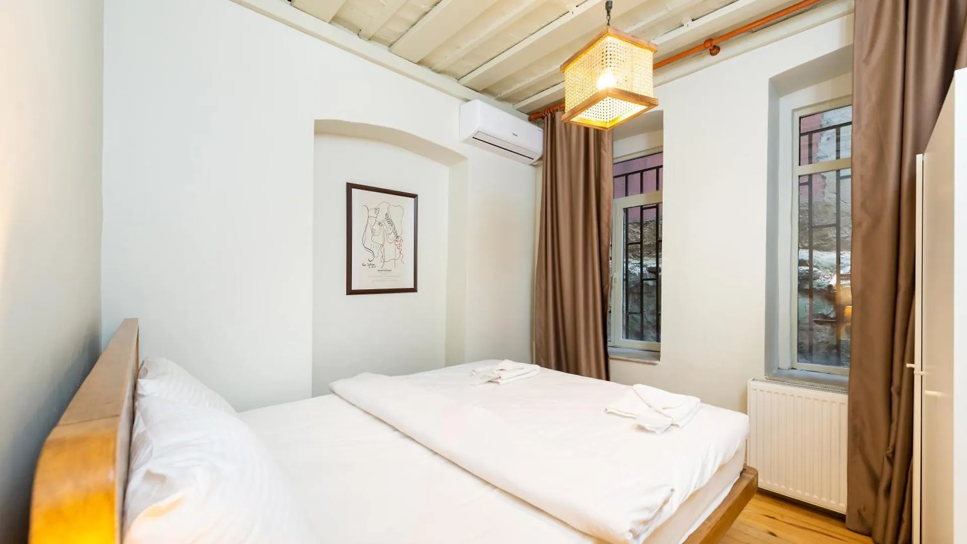 Апартаменты Maison Chic : Newly Renovated 3Br In City Center Стамбул