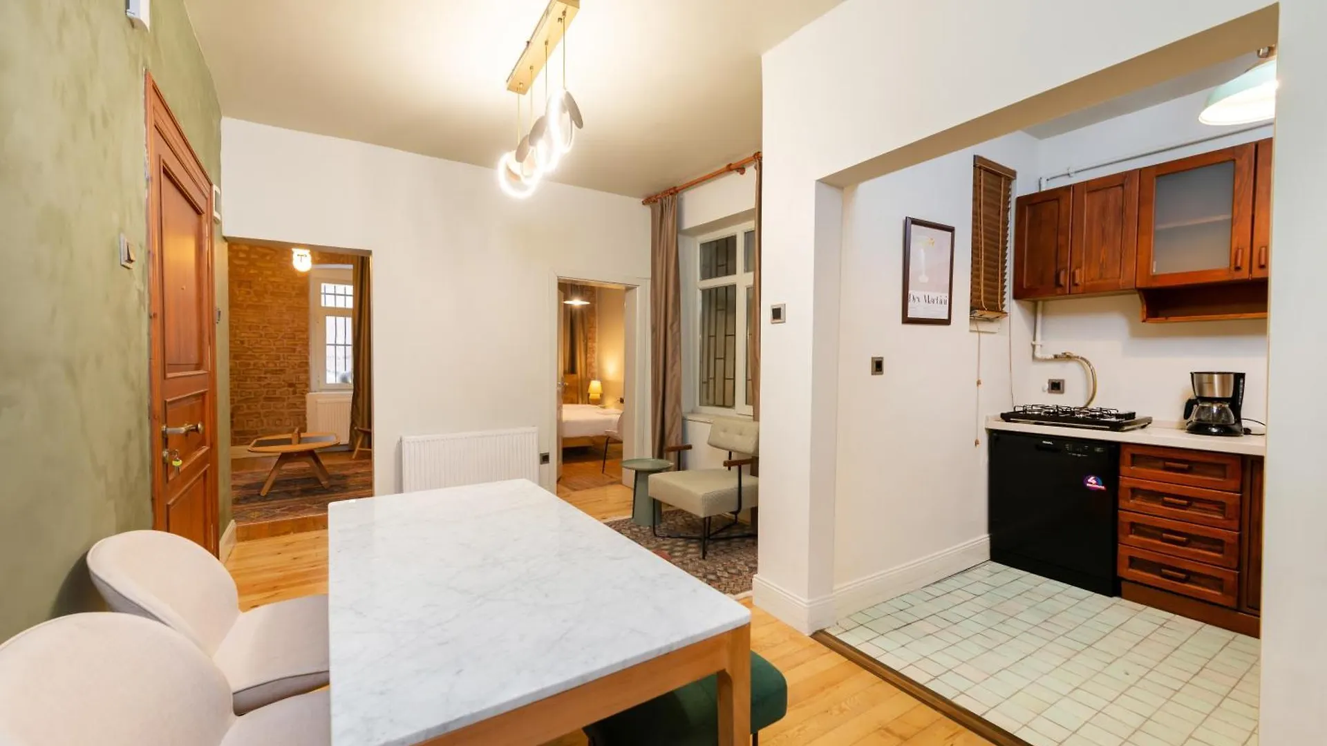 Maison Chic : Newly Renovated 3Br In City Center Стамбул Турция