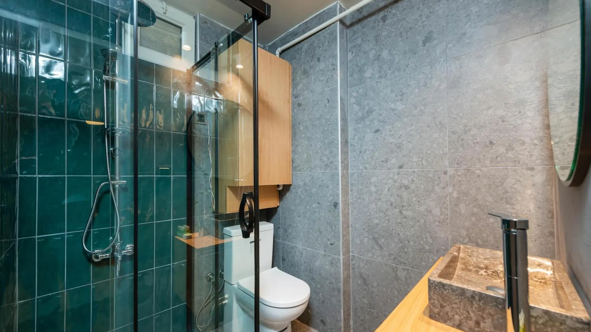 Апартаменты Maison Chic : Newly Renovated 3Br In City Center Стамбул