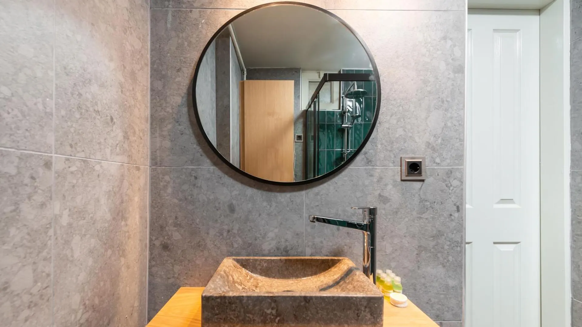 Maison Chic : Newly Renovated 3Br In City Center Стамбул