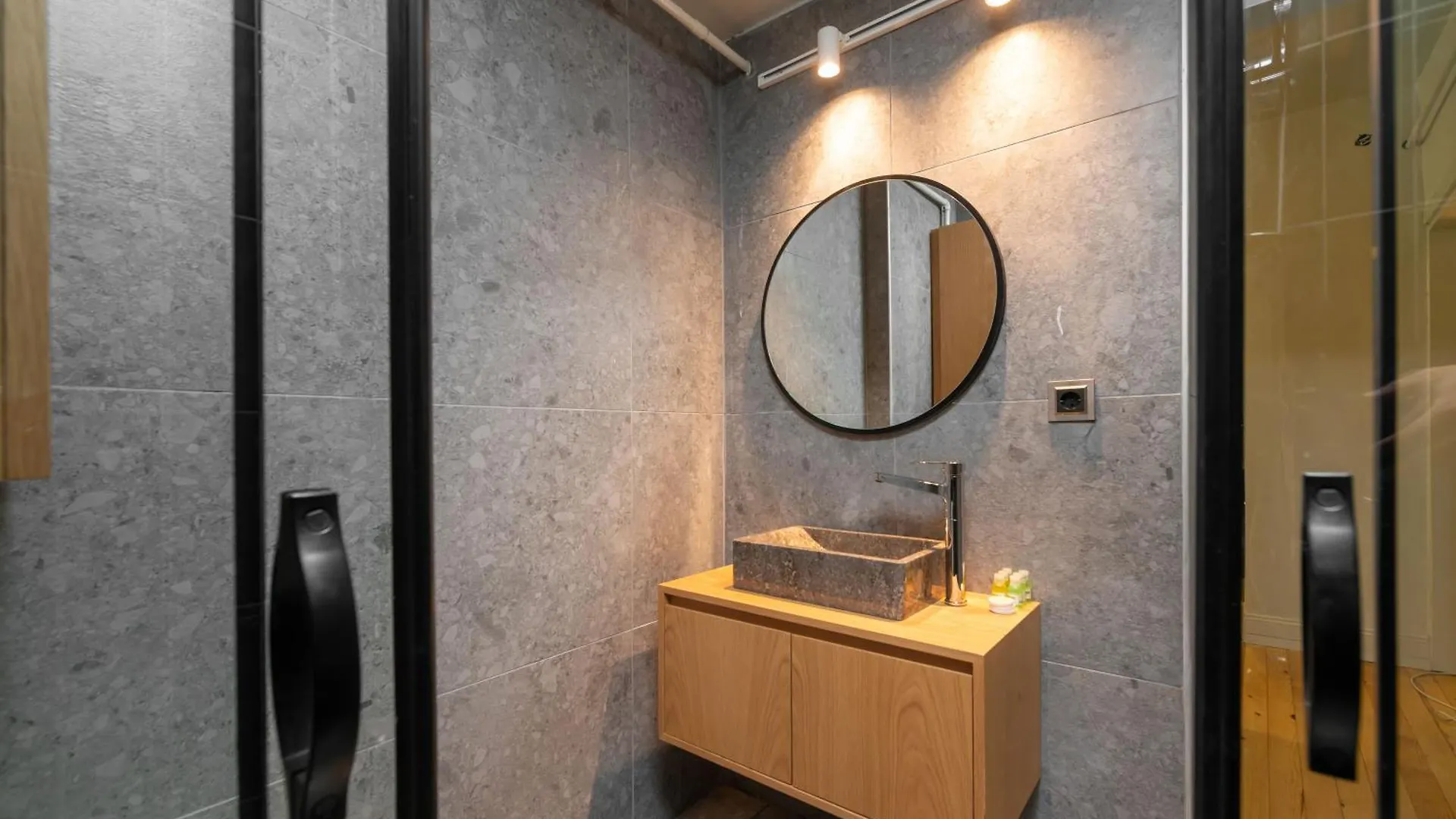 Maison Chic : Newly Renovated 3Br In City Center Стамбул